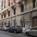 ...sito in via Imbriani, nel quartiere Madonnella di Bari